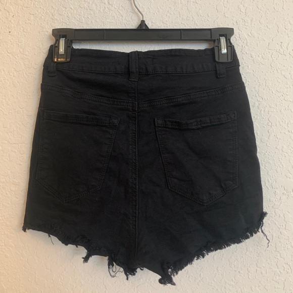 Fashion Nova Jean Shorts - Picture 3 of 4